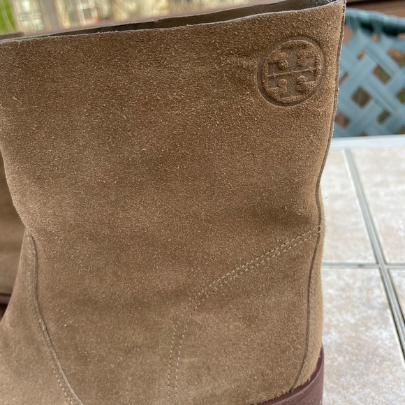 Tory Burch Sienna River Rock Embossed Logo Suede Leather Ankle Boots - Picture 2 of 12